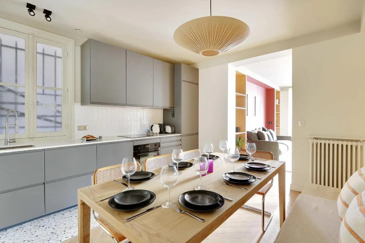 Classy Appartement - Montmartre Paris Apartment